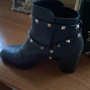 Valentino booties make an offer before I remove it